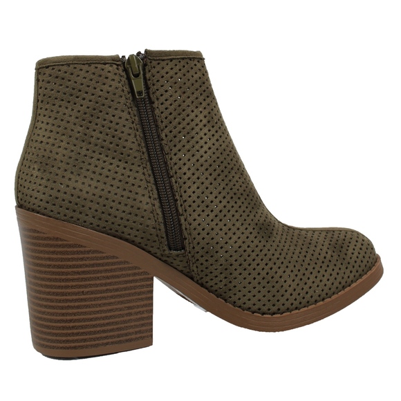 Size 9 Khaki perforated v cut out side Stacked - Picture 4 of 6